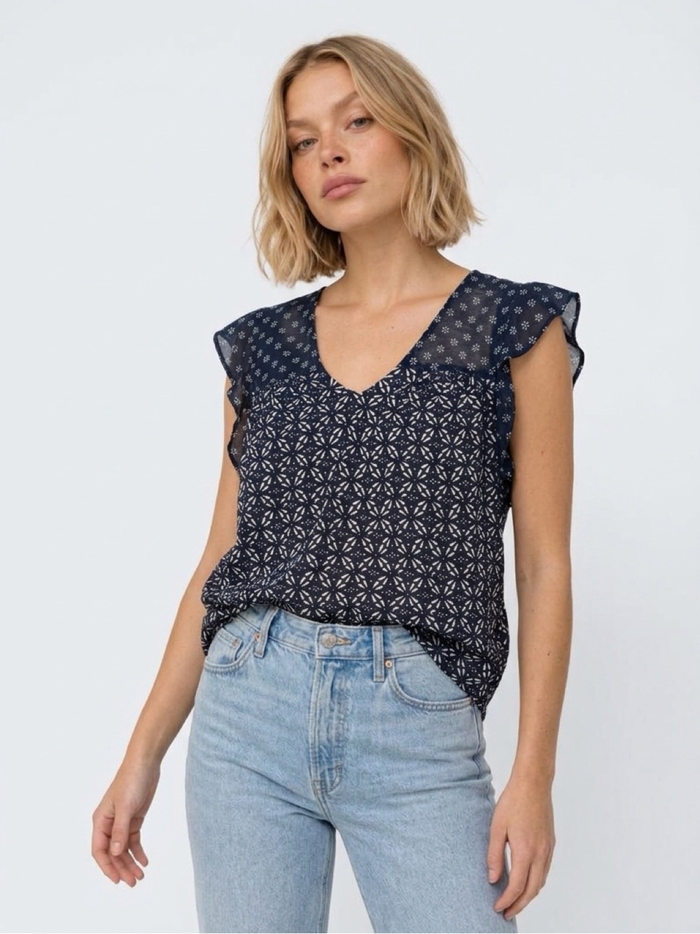 Lucky Brand Small Black White Floral Flutter Sleeve V Neck Top